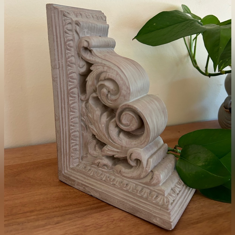 Zara home curved bookend